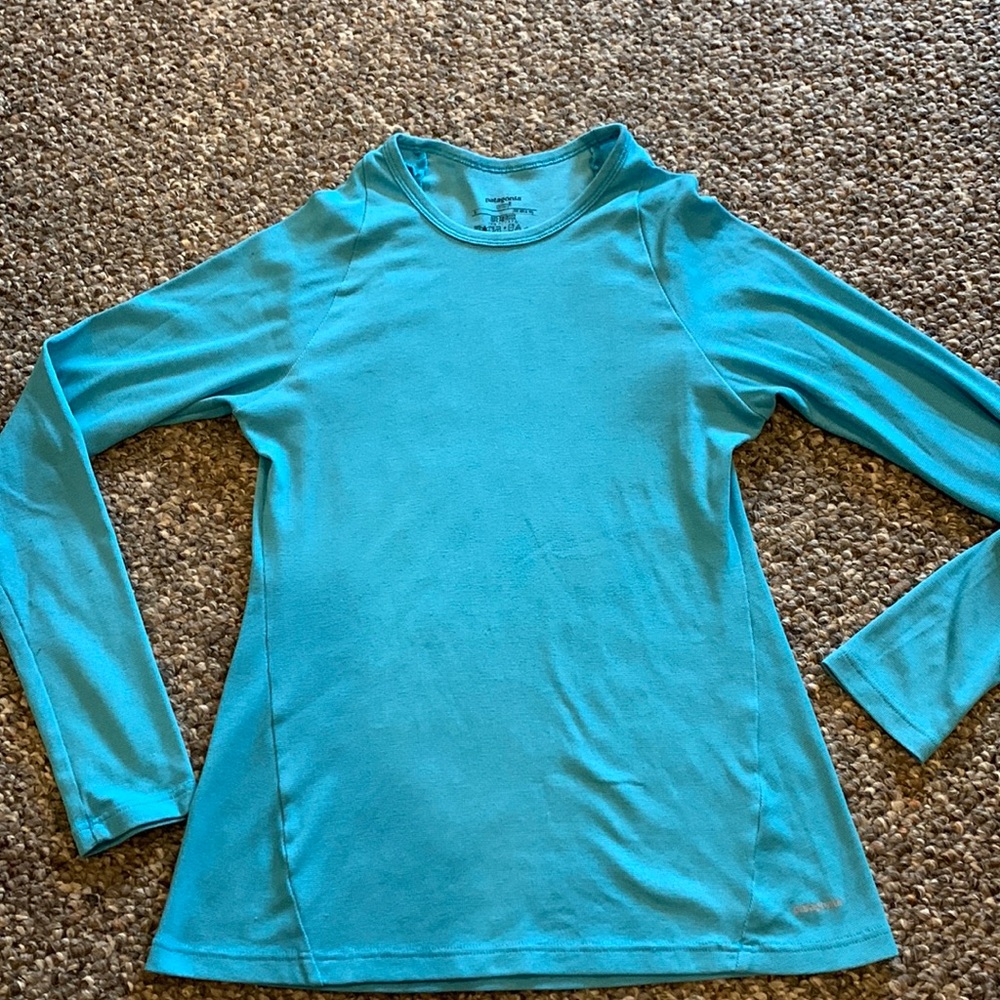 Patagonia size small aqua polyester top layer